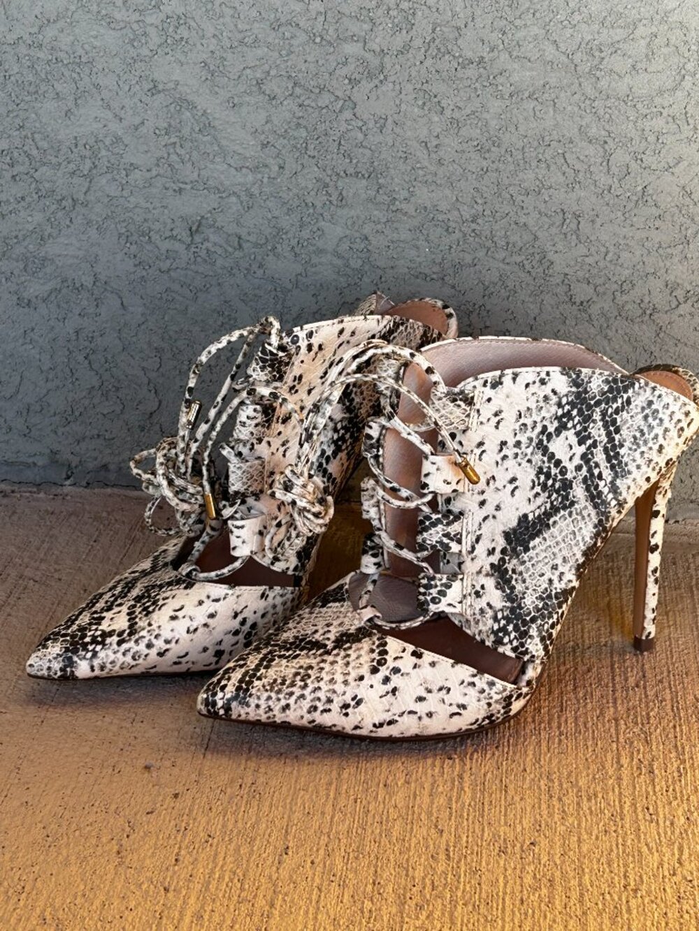 Womens STEVE MADDEN heels, snakeskin print sz 9